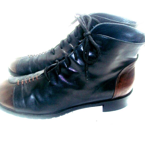 Maggie's Shoes Seattle 2-Tone Leather Lace-Up Boots Made in Italy 9 $345 EUC - Picture 4 of 10